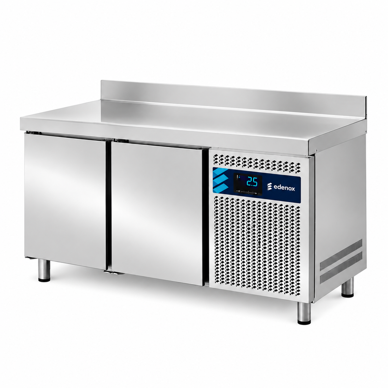 Edenox Mesa Refrigerada Estándar Fondo 600 - Puerta Ciega (MPS-150 HC) sobre fondo blanco