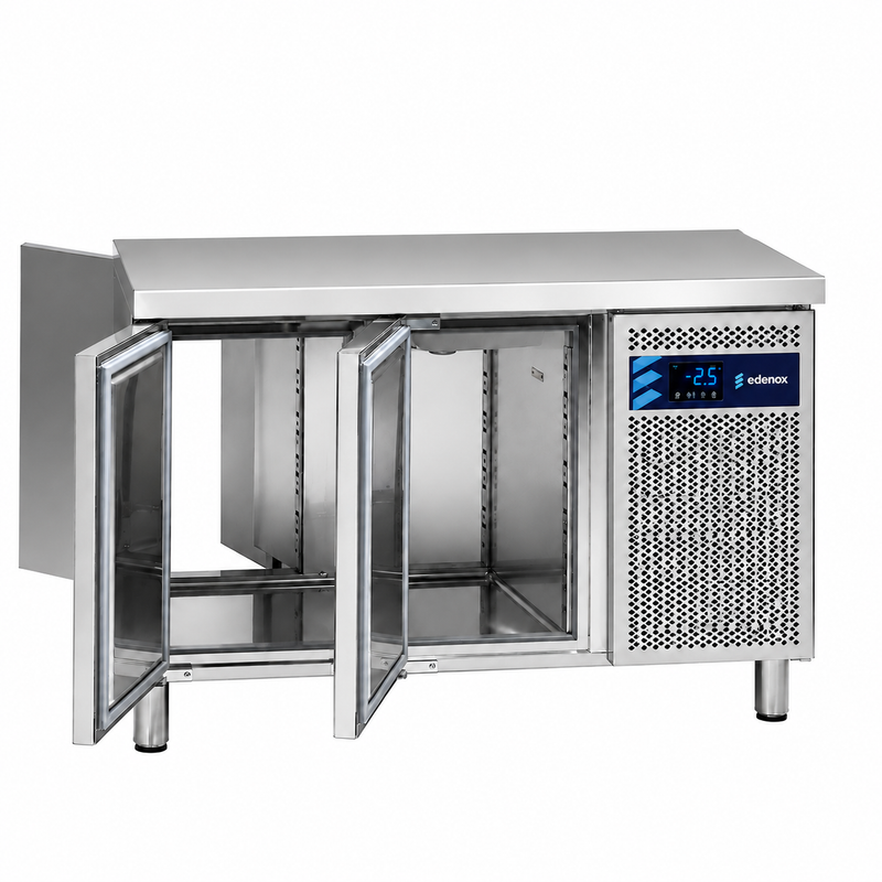 Mesa Refrigerada con Puertas Pasantes Fondo 700 (MPGC-135 HC) sobre fondo blanco